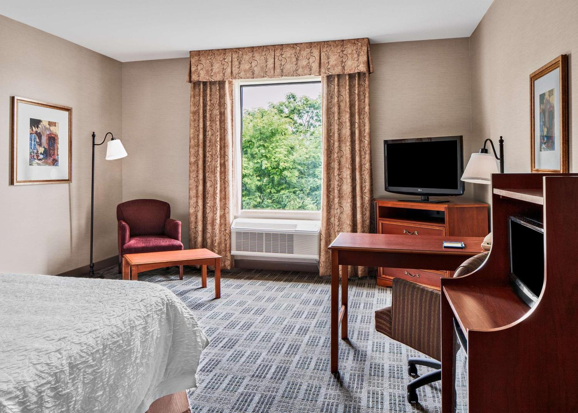 Hampton Inn & Suites Grove City Exterior photo