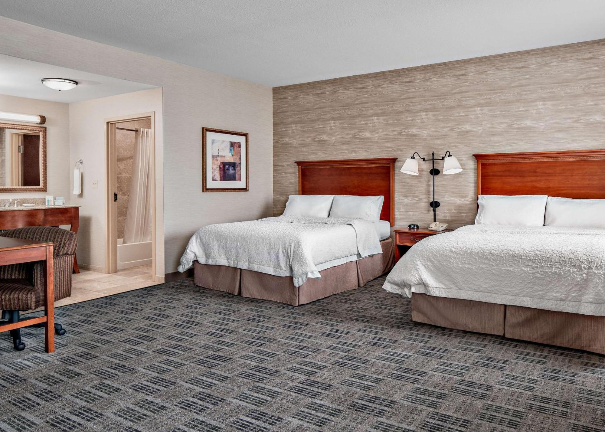 Hampton Inn & Suites Grove City Exterior photo