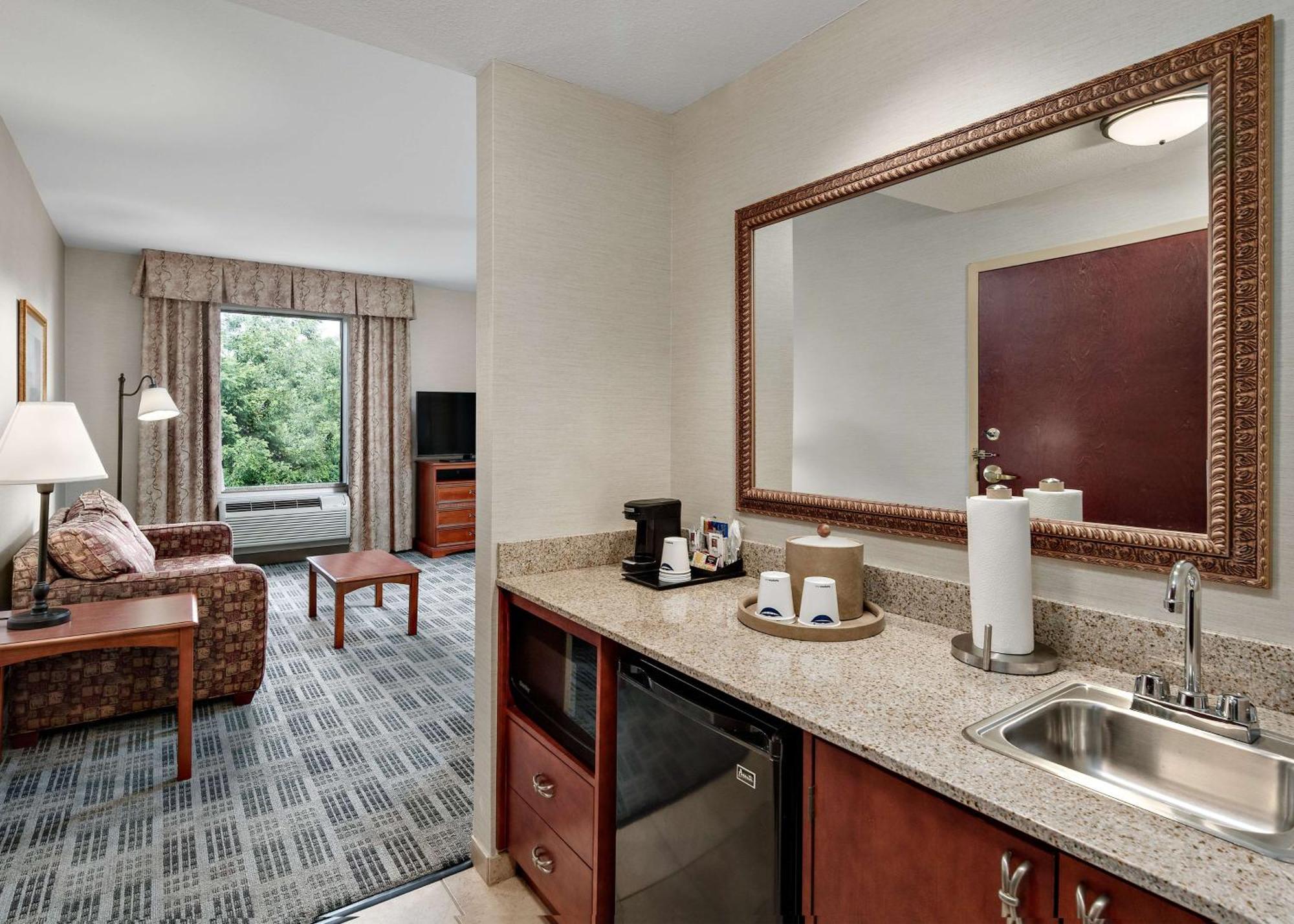 Hampton Inn & Suites Grove City Exterior photo
